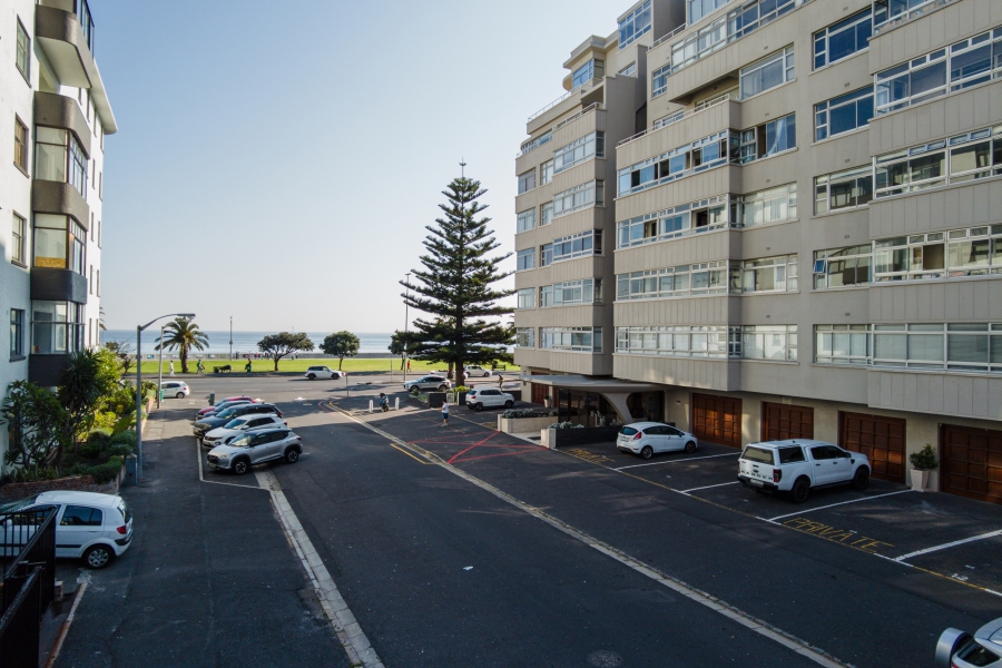 2 Bedroom Property for Sale in Sea Point Western Cape